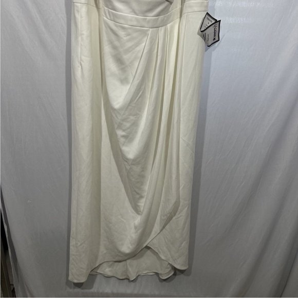NWD DEFECT $250 Xscape Off the Shoulder Surplice Gown White [ SZ 20W PLUS ] Q451 - Picture 4 of 16